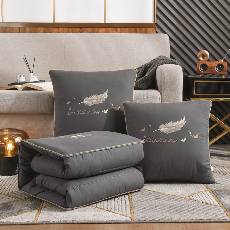 汽车抱枕被子两用车载靠垫空调被夏凉被办公室午睡靠枕小被子礼品