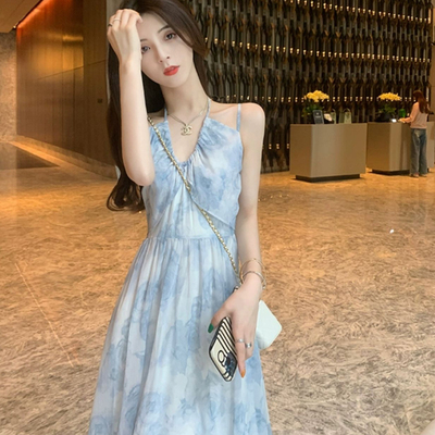 法式碎花挂脖吊带连衣裙温柔气质露背沙滩度假纯欲连衣裙飘逸长裙