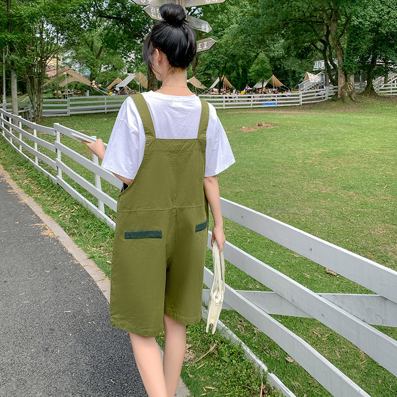 可盐可甜绿色工装背带裤女夏季薄款2025新款韩版宽松连体短裤,女装休闲裤,乔安迪
