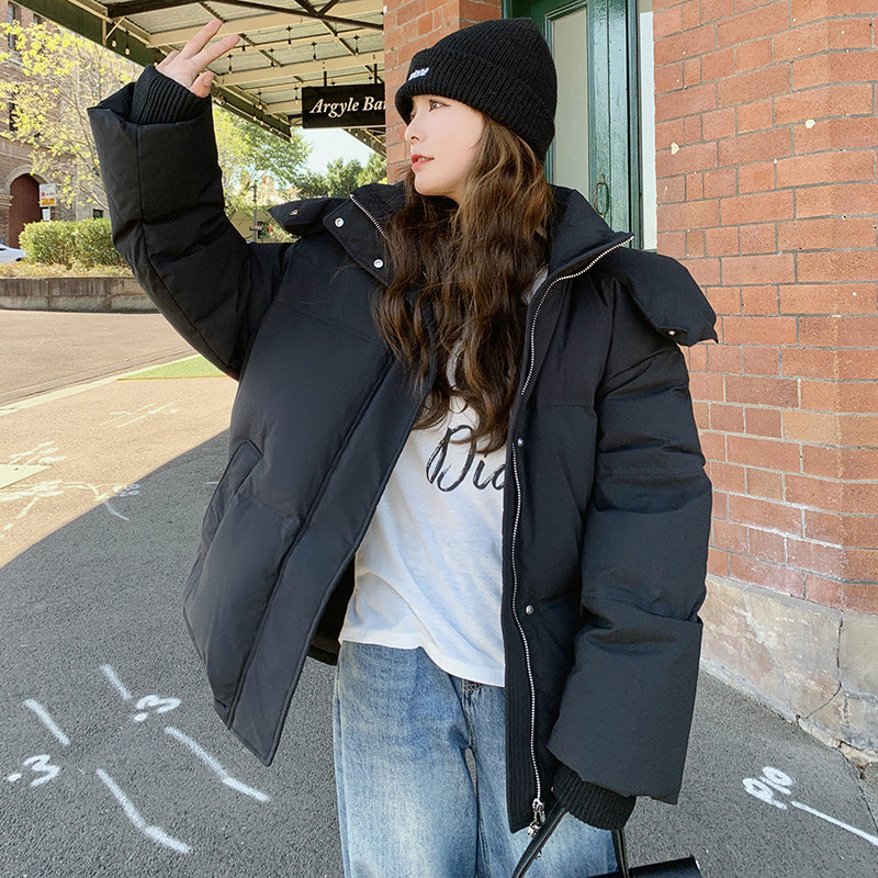 黑色休闲连帽羽绒服女冬超火好看高级小众加厚小个子短面包服外套,女装羽绒服,乔安迪