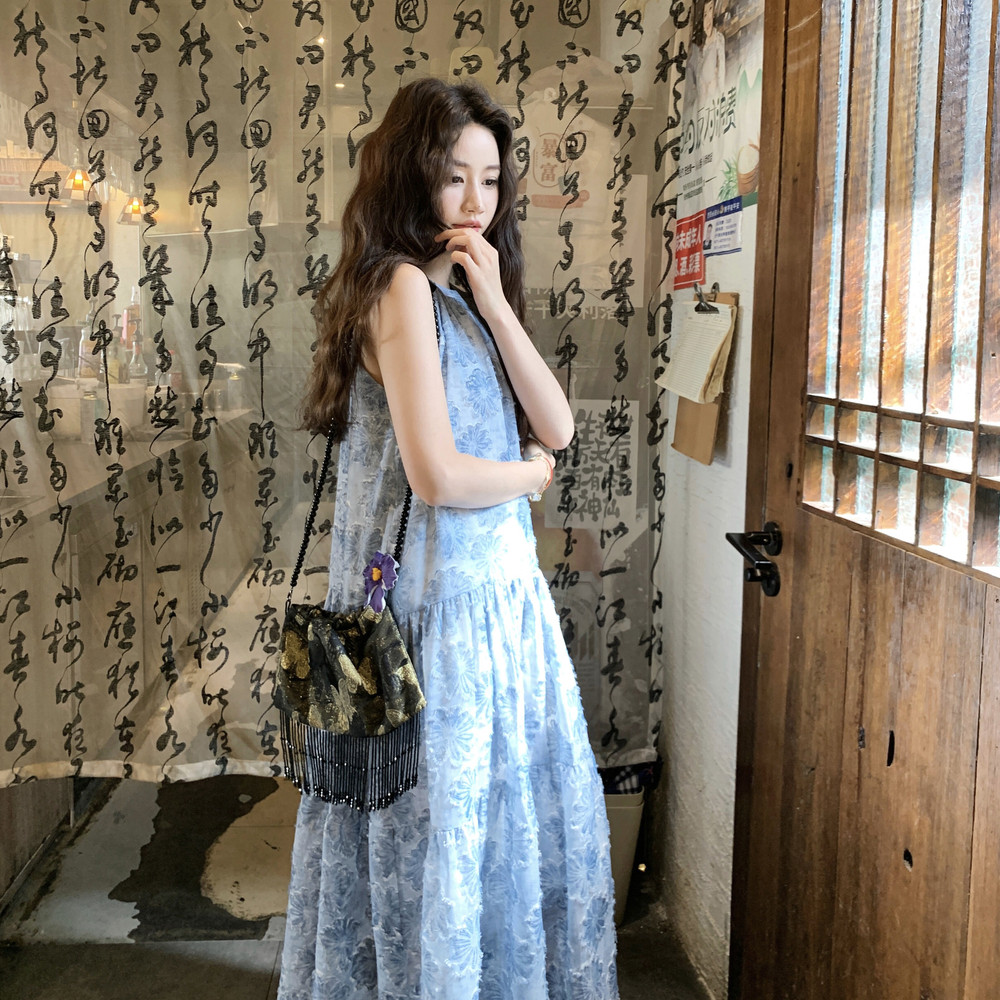 蓝色提花挂脖连衣裙女2025夏季新款高级感法式漂亮宽松绝美茶歇裙,女装连衣裙,乔安迪