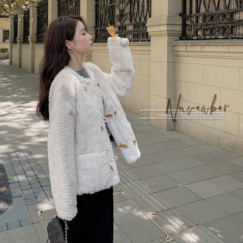【22冬】现货软软糯糯小香皮毛一体126-8666-P185-K268,女装短外套,乔安迪