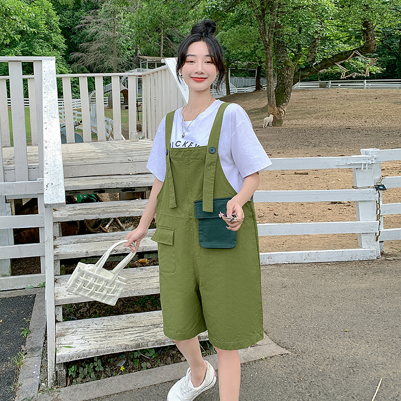 可盐可甜绿色工装背带裤女夏季薄款2025新款韩版宽松连体短裤，女装休闲裤，乔安迪