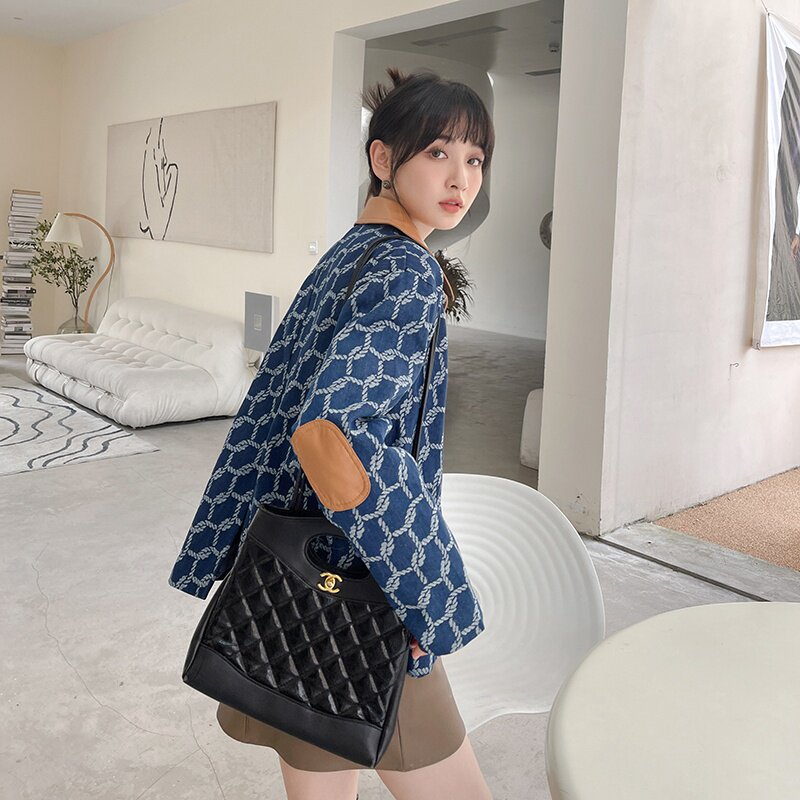 时尚复古港风百搭小众拼色设计感宽松别致女秋季新款宽松牛仔外套,女装短外套,乔安迪