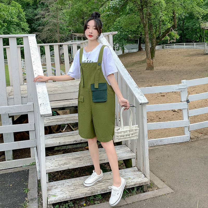 可盐可甜绿色工装背带裤女夏季薄款2025新款韩版宽松连体短裤,女装休闲裤,乔安迪