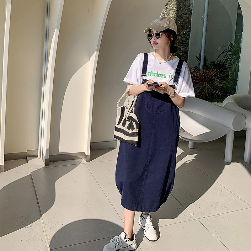 复古港风牛仔背带连衣裙女夏季2025新款夏装大码胖mm遮肚休闲长裙图片