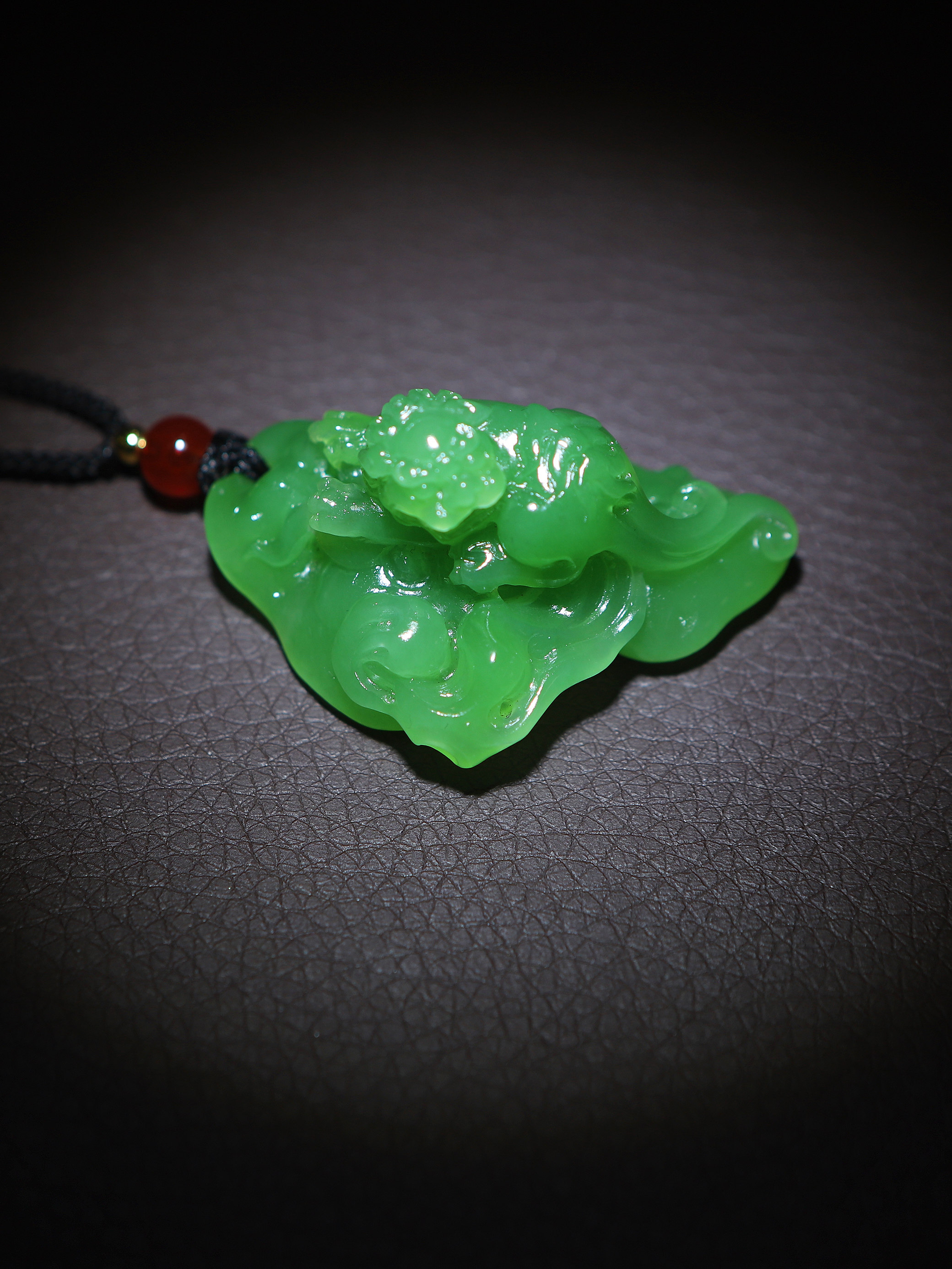 玉福堂珠宝天然和田玉俄罗斯阳绿色碧玉万事如意吊坠男女玉石挂件