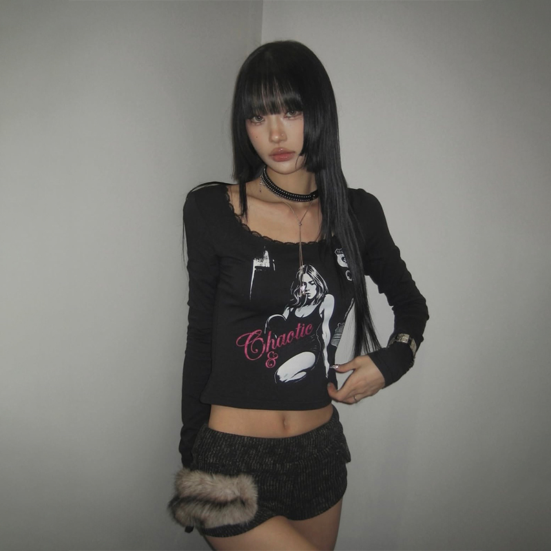 U领蕾丝花边长袖T恤女