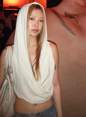 gagaopt夏季宽松抽绳束腰工装上衣潮牌小众连帽V领白色坎袖T恤女