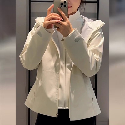 白色连帽冲锋衣外套女春秋