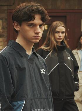 Umbro/茵宝秋季男女宽松运动梭织防风套头夹克外套UP121CWT21