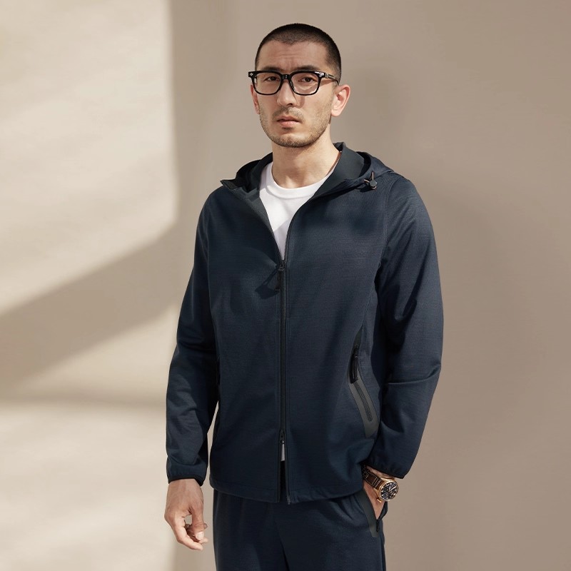 MWT05019  茉莉雅集 四面弹舒适干爽精纺羊毛压胶休闲外套连帽男