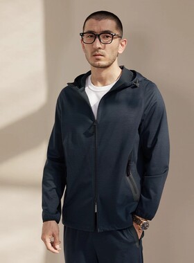 MWT05019  茉莉雅集 四面弹舒适干爽精纺羊毛压胶休闲外套连帽男