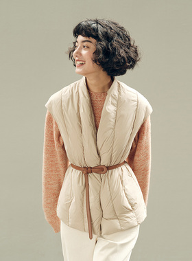 WYR04037  B*C意大利OLMETEX轻柔料95白鹅绒珠链羽绒马甲羽绒服