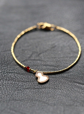 精致款手链葫芦吊坠9k金别致细镯