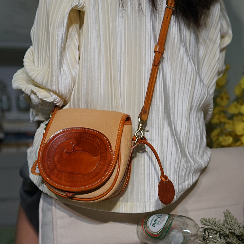高油脂牛皮孤品斜挎牛皮马鞍包