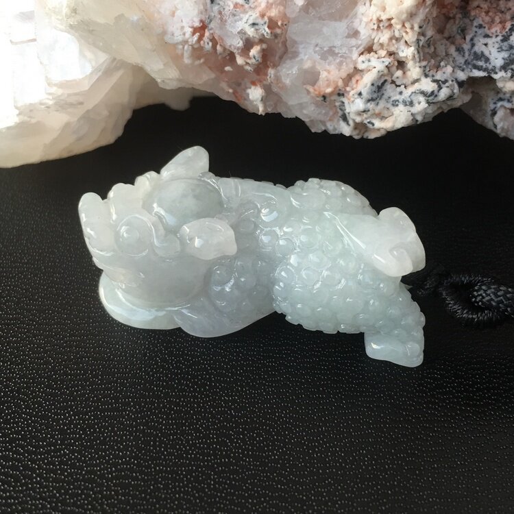缅甸翡翠玉A货纯天然玉貔貅吊坠项坠男女款玉坠子百搭挂件带证书