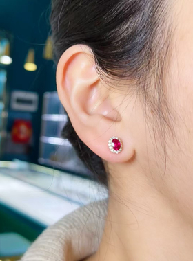 回收天然红宝石耳钉18k金镶嵌CGRL证书尺寸5.8x4.1mm1.18ct