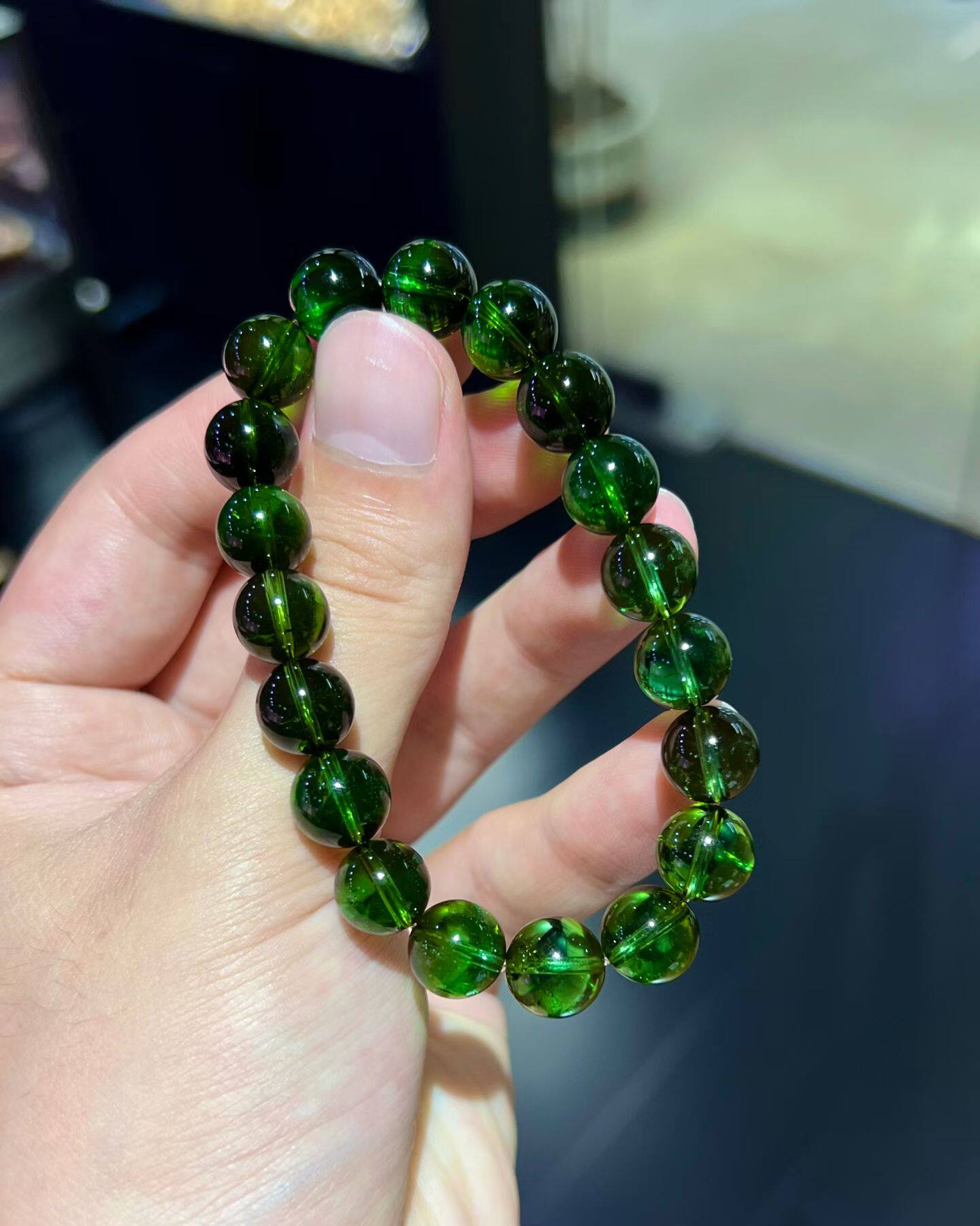 回收天然水晶绿碧玺手链参数：10mm 重33g