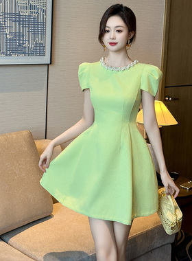 欧洲站绿色连衣裙女装夏季小个子钉珠圆领名媛千金收腰显瘦a字裙