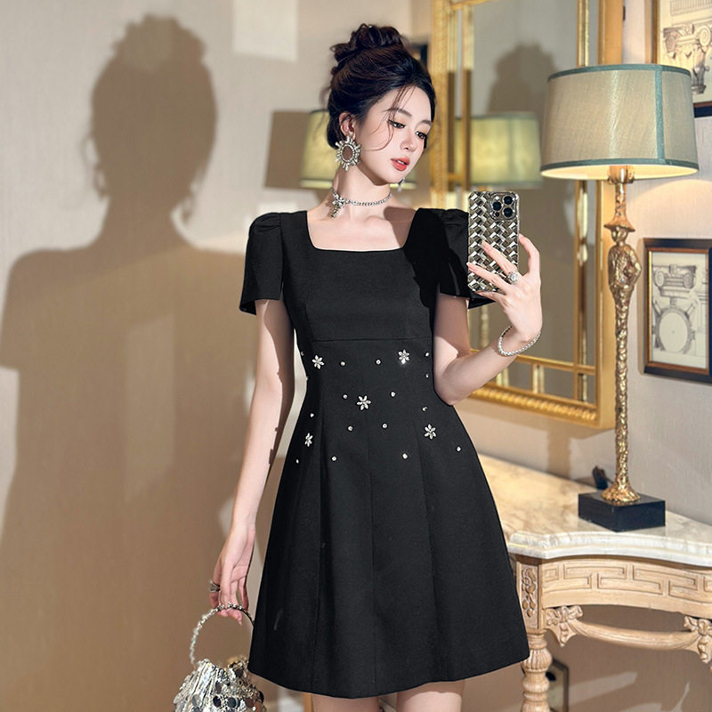 2025夏季新款女装重工设计感镶钻收腰a字连衣裙修身显瘦短裙15436