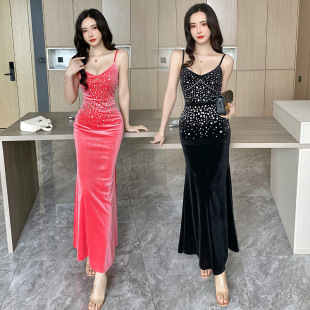 长裙子2024年新款 黑色烫钻性感紧身吊带连衣裙女夏季 收腰包臀修身