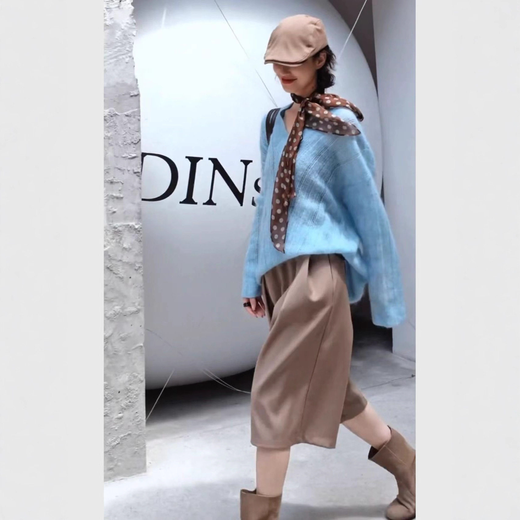 秋季女款韩系chic独特设计感漂亮气质蓝色条纹毛衣搭配七分裤套装