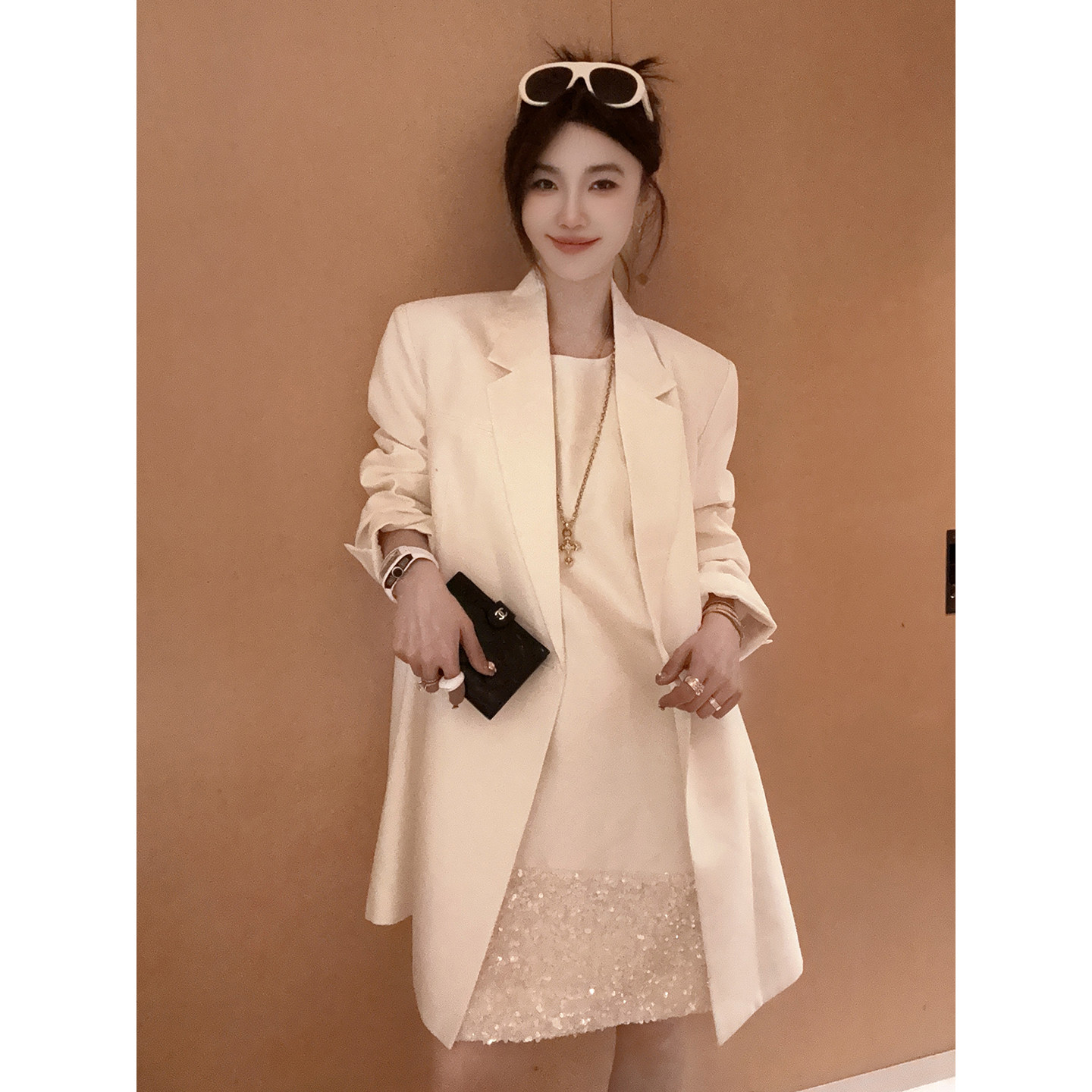 CC大彤彤 高级感天丝羊毛白色薄款宽松防晒西服外套女2026新款 - 实物图