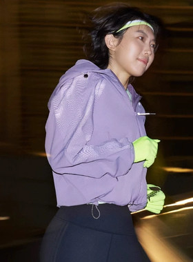 ASICS亚瑟士女子反光跑步夹克防风保暖防泼水运动外套春秋款舒适