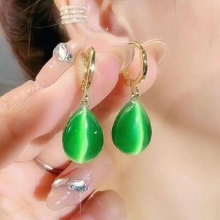 2024爆款绿色水滴猫眼石耳扣气质显白高贵祖母绿耳环时尚百搭优雅