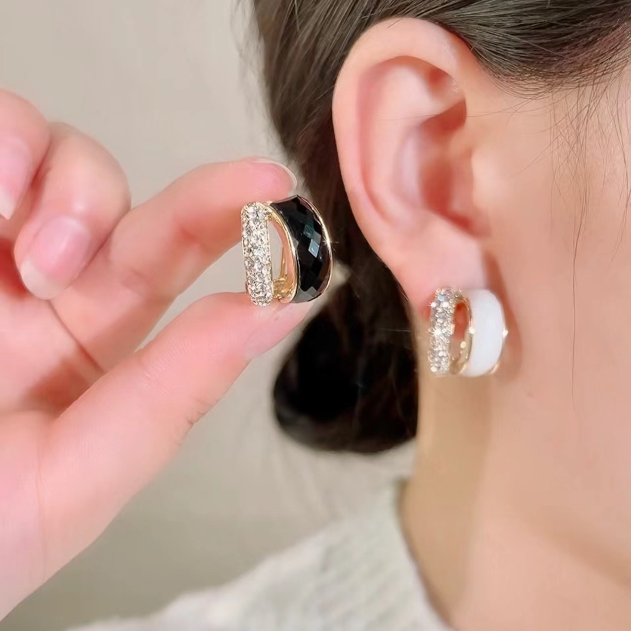 微镶气质黑色锆石时尚耳环女2022年新款潮小众轻奢纯银针百搭耳饰,饰品/流行首饰/时尚饰品新,耳环,淘宝优惠券,粉丝福利购,淘宝优惠卷