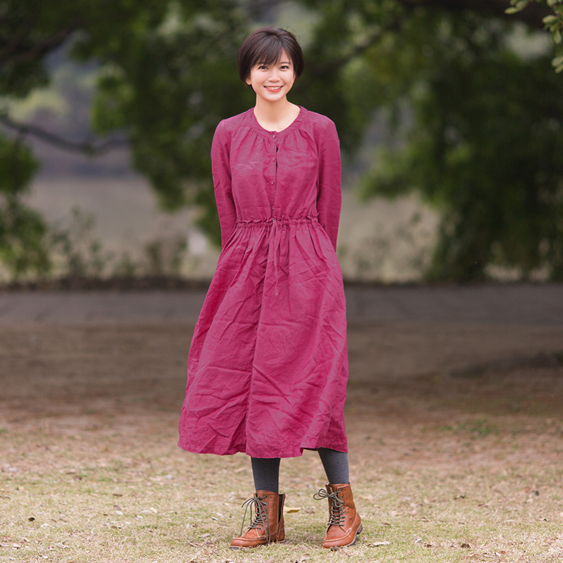 綻放C014朵/不一樣的煙火/玫紅色圓領抽碎褶前系扣連衣裙復古女裙