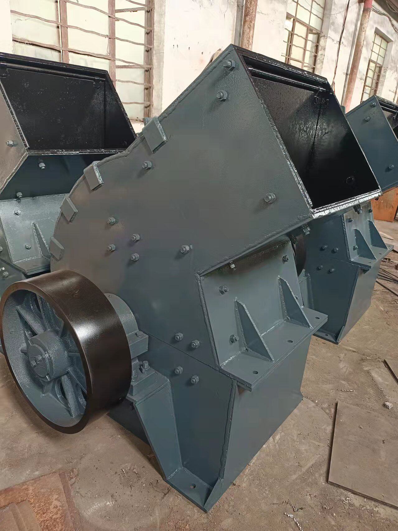 锤式破碎机移动式粉碎机建筑垃圾混凝土块制砂机中小型锤式打砂机