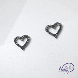 厚耳垂的世界S925银针小众设计感个性镂空爱心桃心耳钉耳环耳饰