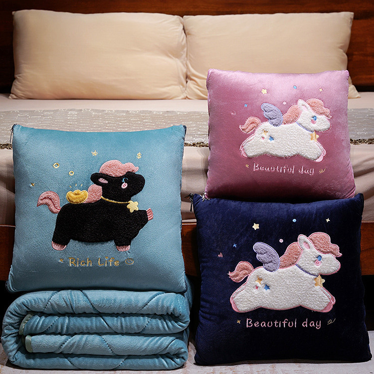 独角兽马毛绒抱枕加厚被子两用办公室方形靠垫毯子二合一礼物