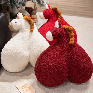 新年屁屁马抱枕拍马屁玩偶2026马年吉祥物沙发靠枕靠垫年会礼品