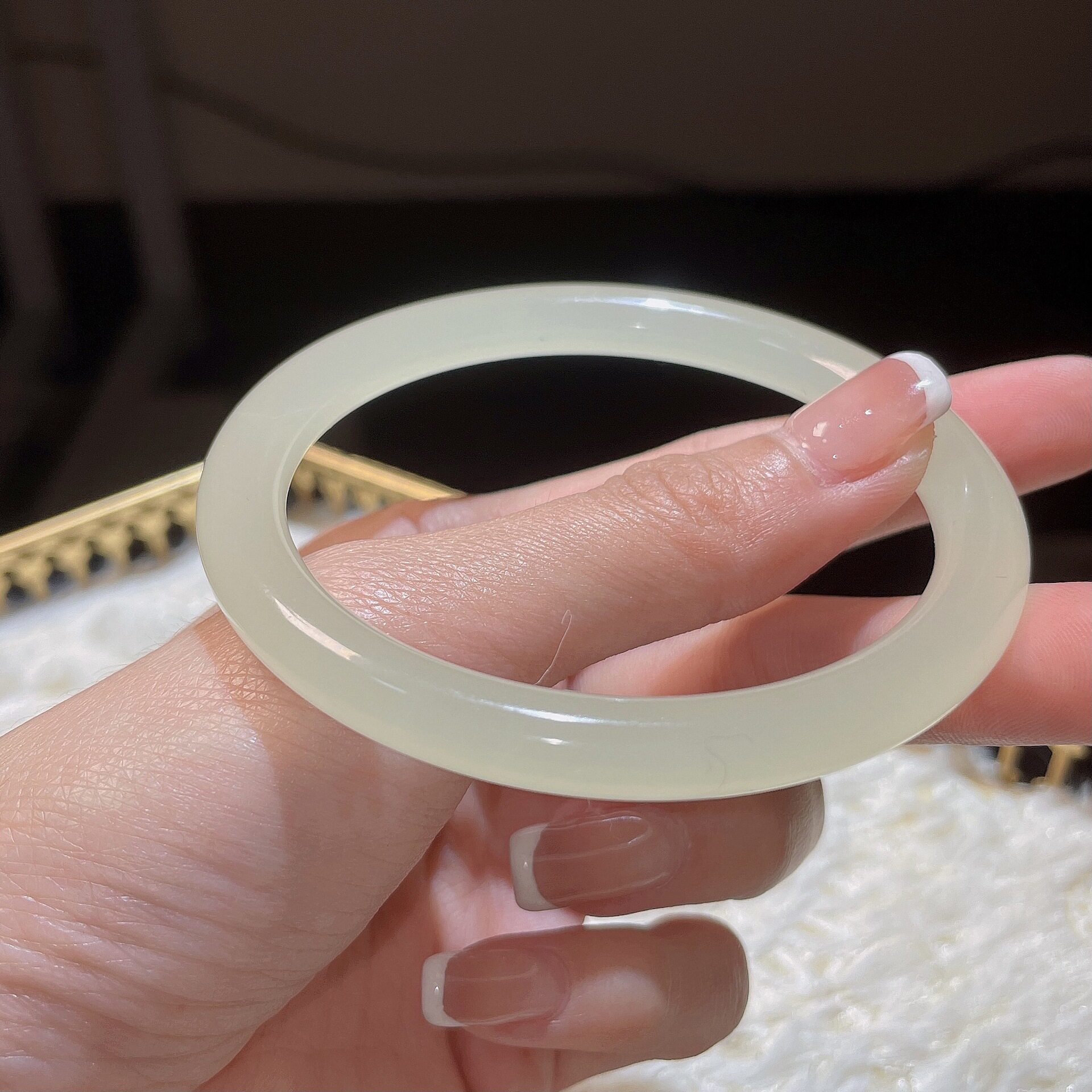 天然阿富汗青白玉圆条手镯女款清秀玉石镯子饰品