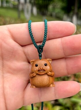 绿檀亥猪木雕本命年挂件