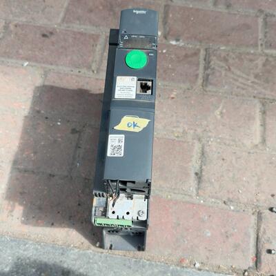 议价ATV320U22N4 变频器 Altivar 320 工业调速工控配件维修