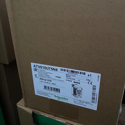 议价ATV610U75N4 变频器 三相7.5kW 工业调速装置维修