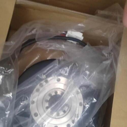 议价SGMCV-04BEA41 工业自动化伺服电机控制配件维修