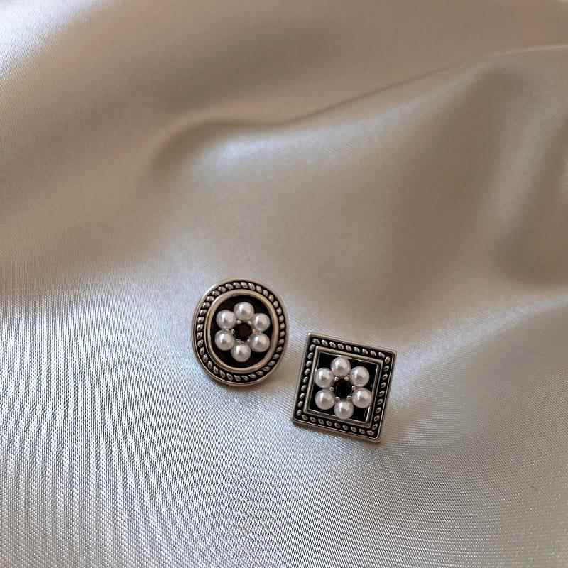 2025复古黑色不对称珍珠耳钉新款小众法式轻奢高级感耳环气质百搭