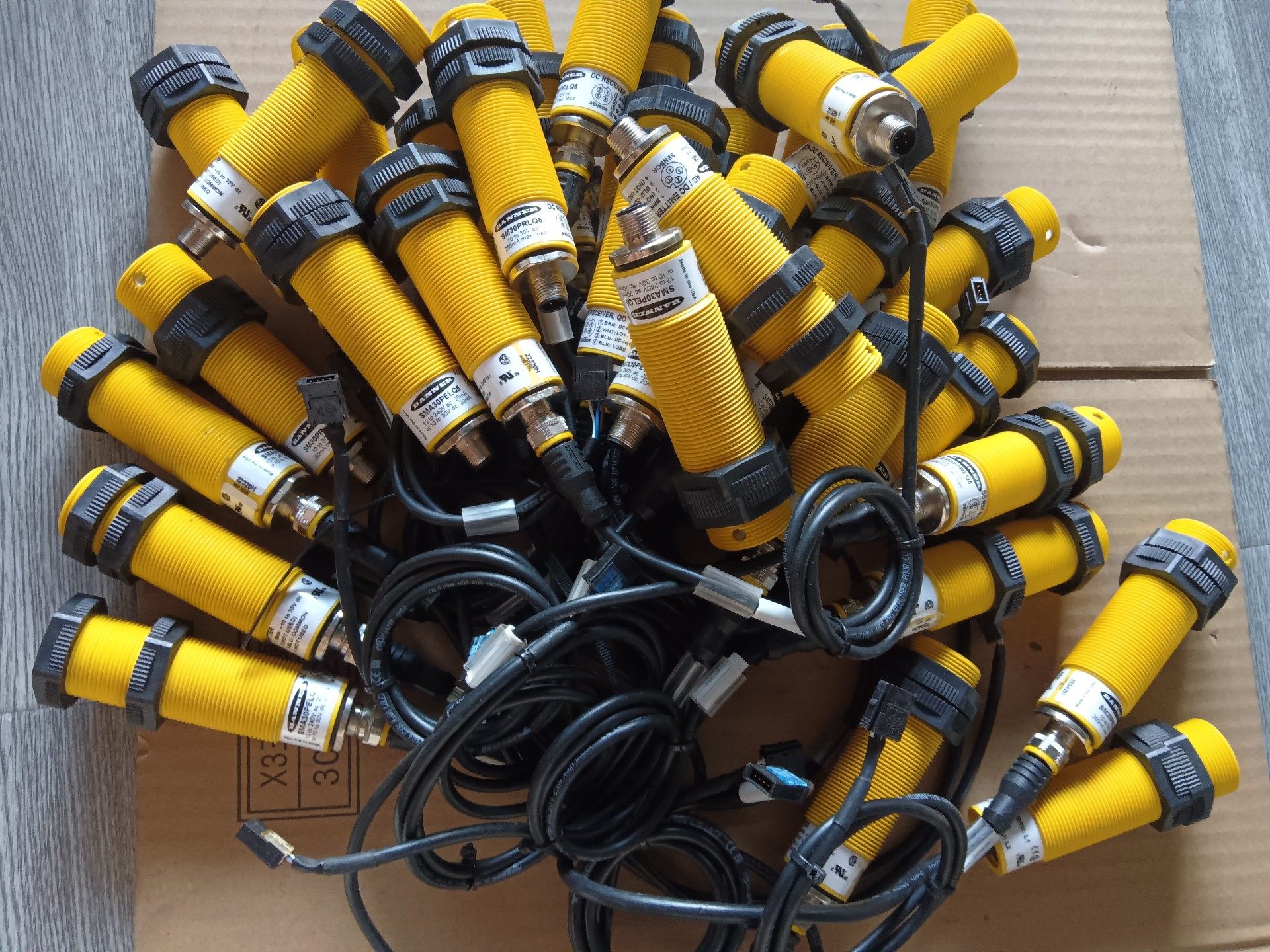 邦纳 SMA30PELQ5 光电传感器 拆机的成色漂亮 功能