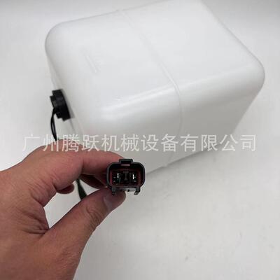 挖掘机装载机配件PC200-7/8 副水箱 20Y-06-15240/203-03-61640