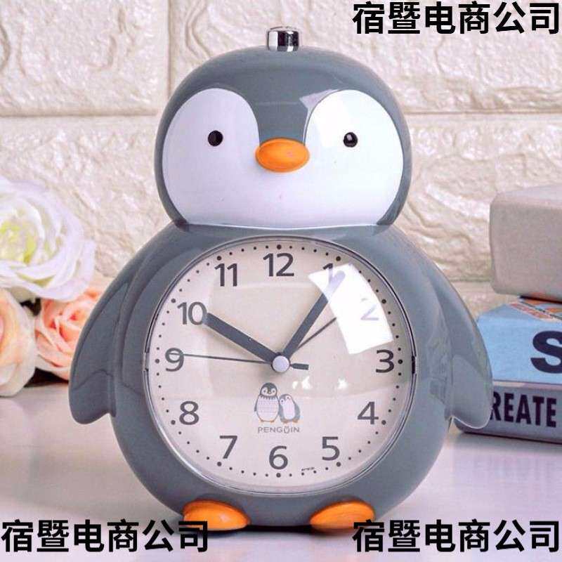 新小企鹅学生卡通创意静音夜灯床头卧室会说话儿童音乐多功能闹钟