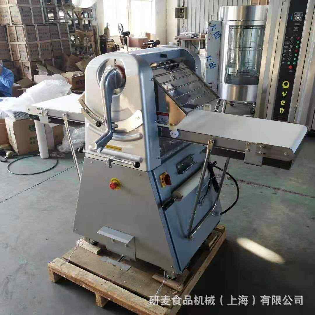 起酥机立式丹麦面包压面机 面团开酥机烘培设备酥皮机