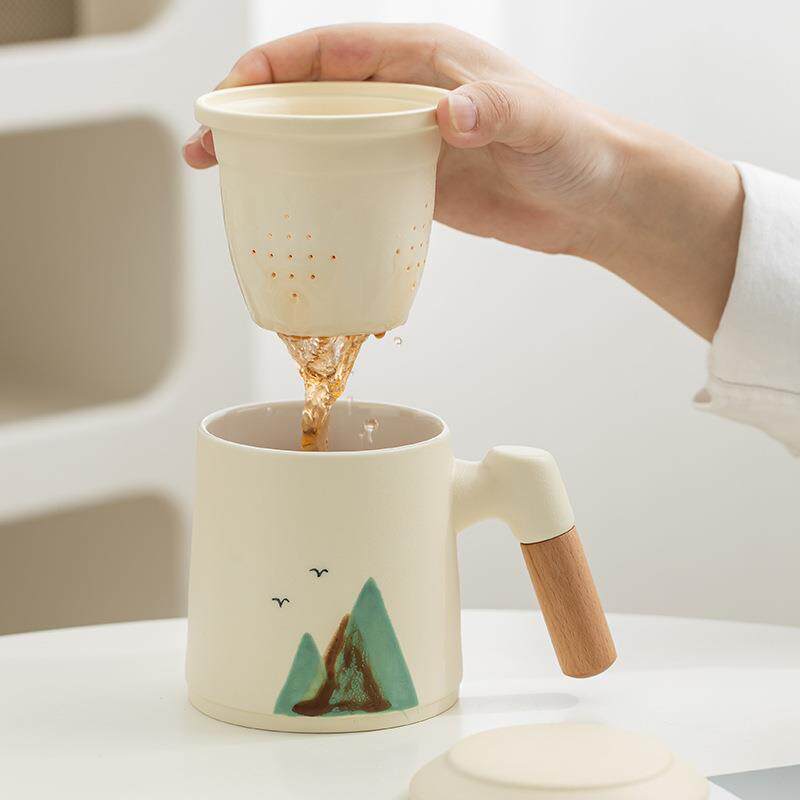 米黄办公杯手绘远山茶水分离陶瓷水杯带盖带手柄商务伴手礼马克杯