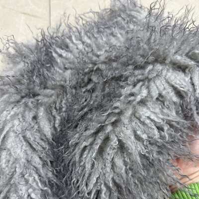 厂家现货高品质滩羊毛人造毛皮长毛绒布落水毛大弯毛染尖面料