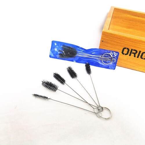 A pack of 5 small brush cleaning tools