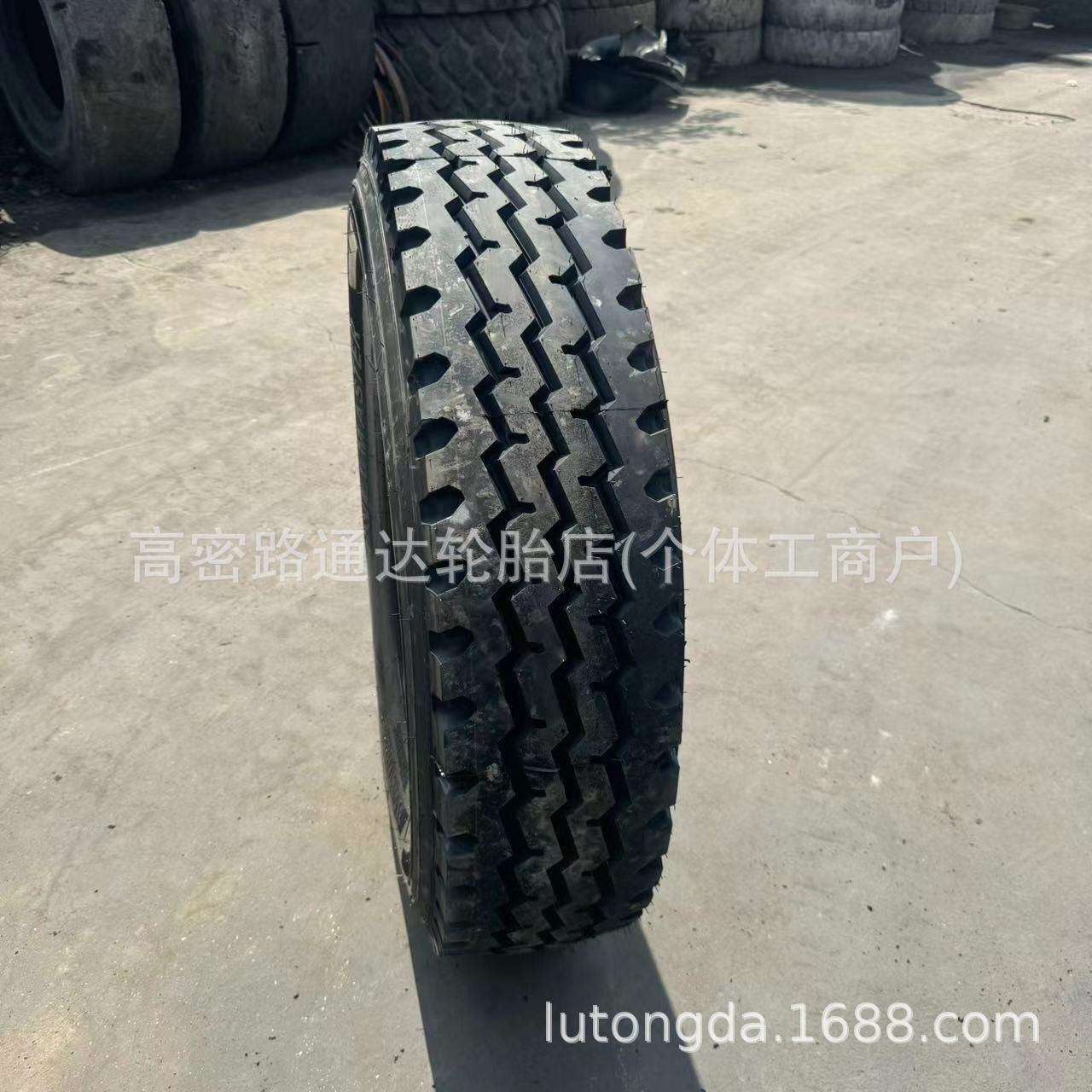 出口295/80R22.5 315/80R22.5 12R22.5汽卡货车全钢子午轮胎